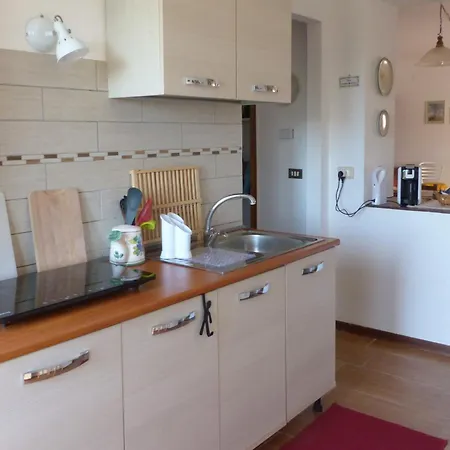 La Casa Di Silvia Apartment *